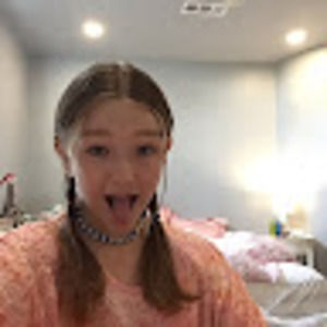 Meet your Posher, Raegan